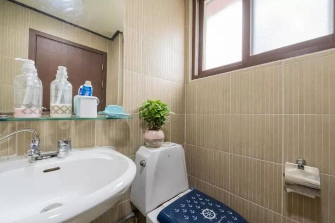 Red Panda Hotel Seoul Bagian luar foto